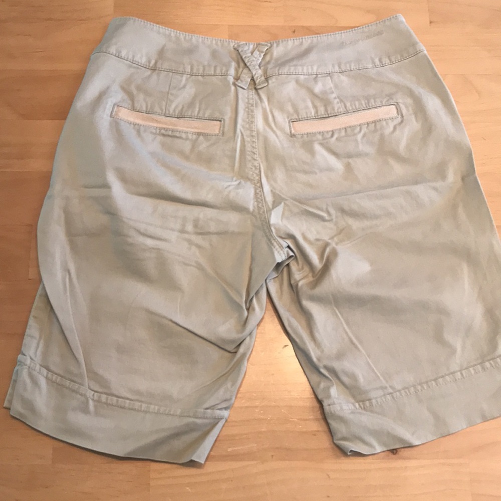 DKNY Beige High Rise Shorts Size 4 Petite - Picture 4 of 4